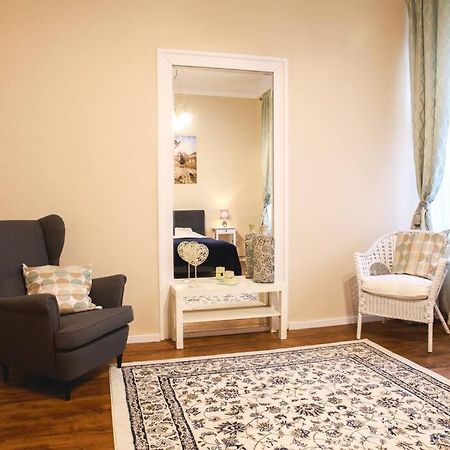 Charming Apartment In Historical City Center Timisoara Exterior photo