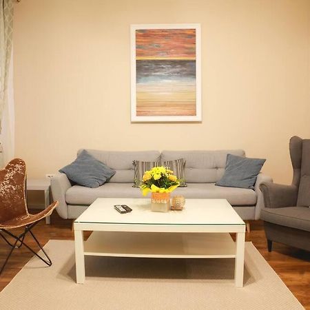 Charming Apartment In Historical City Center Timisoara Exterior photo